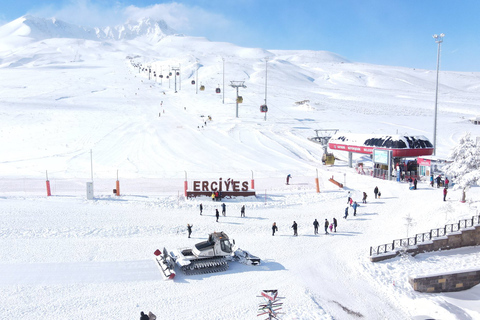 Kappadokien: Berg Erciyes Skifahren und Snowboarden TourTransfer, Mittagessen und gesamte Ausrüstung