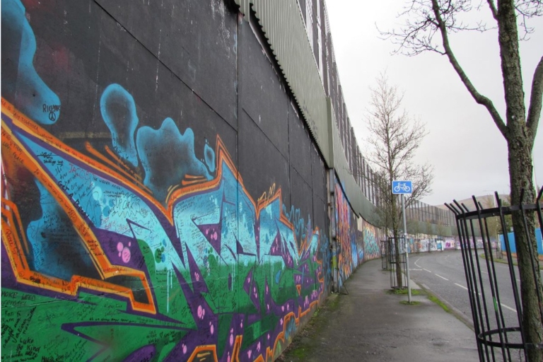 Belfast: recorrido en taxi por los muralesTour con recogida y devolución en el centro de la ciudad