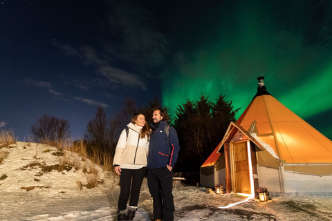 Tromsø : Camp d&#039;observation des aurores boréales avec repas local chaud