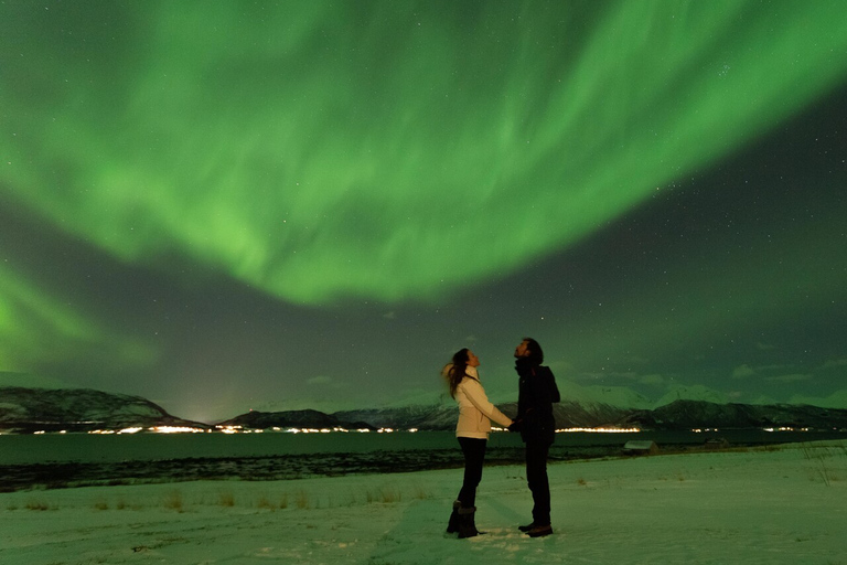 Tromsø: Experiencia de Campamento en Aurora Boreal con Comida Local Caliente