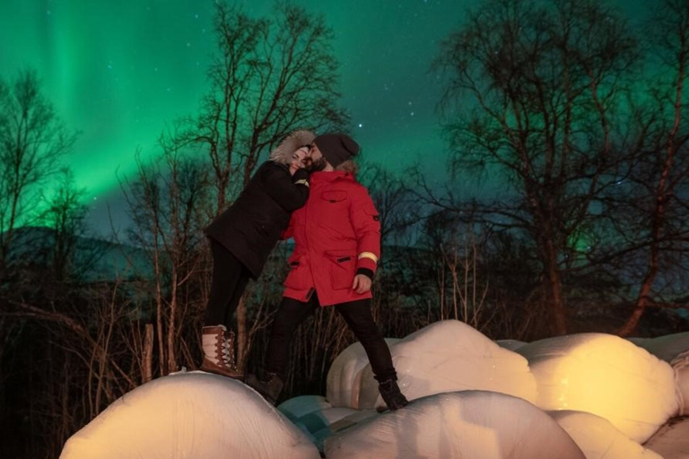 Tromsø : Camp d&#039;observation des aurores boréales avec repas local chaud