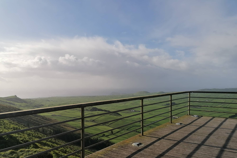 Depuis Angra do Heroísmo : visite en bus des points forts de l'île de Terceira