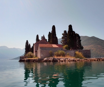 From Dubrovnik: Full-Day Group Tour of Montenegro Coast