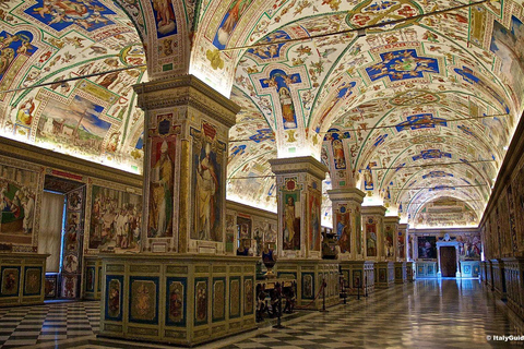 Vatican, Sistine Chapel and St. Peter's Semi Private Tour Semi Private Tour with a maximum 12 people - Spanish