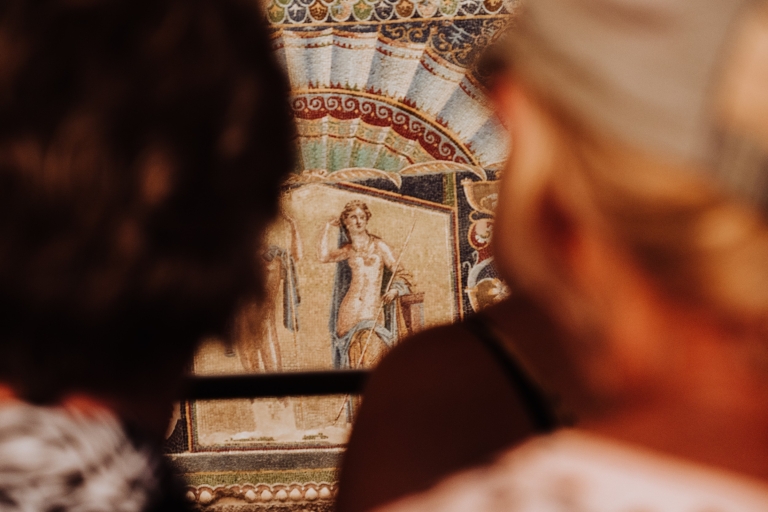 Napels: rondleiding Herculaneum met archeoloog + voorrangRondleiding Herculaneum met archeoloog + voorrang Italiaans