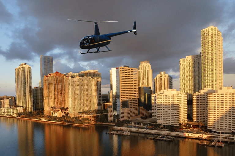 Miami: South Beach: Tour particular de 30 minutos em um helicóptero de luxo