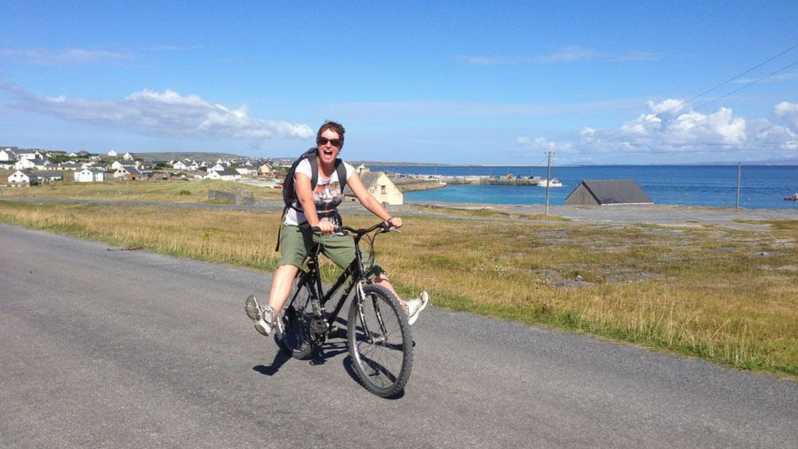 Da Doolin: gita di un giorno a Inisheer con tour in bicicletta o in trattore