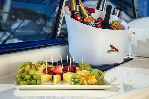 Vilamoura: Custom Private Yacht Cruise with Drinks & Bites Full-Day Cruise