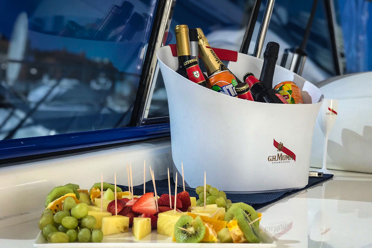 Vilamoura: Custom Private Yacht Cruise with Drinks & Bites Full-Day Cruise