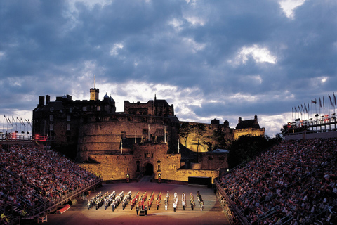 Tour di un giorno intero del Tatuaggio Militare di Edimburgo e delle Highlands scozzesiDa Edimburgo: Royal Edinburgh Military Tattoo e Highlands