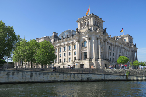 Berlin: One-hour city tour by boat from/to Museum Island