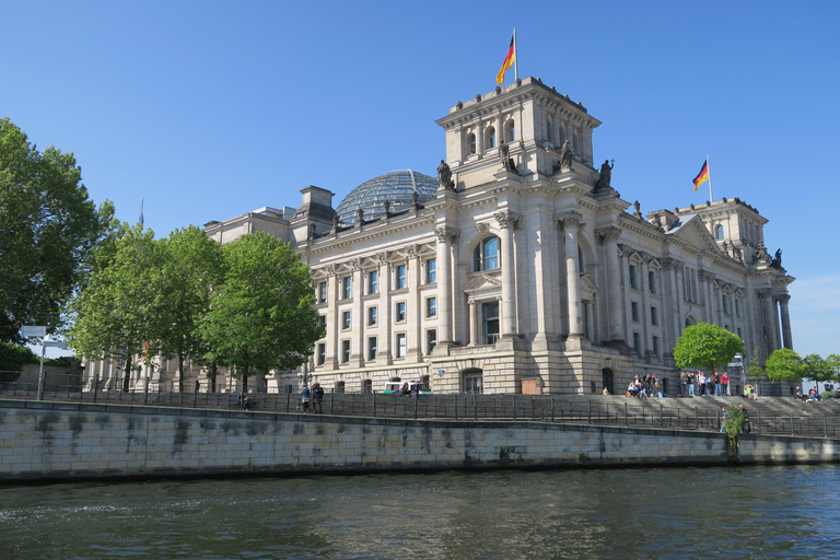 Berlin: One-hour city tour by boat from/to Museum Island
