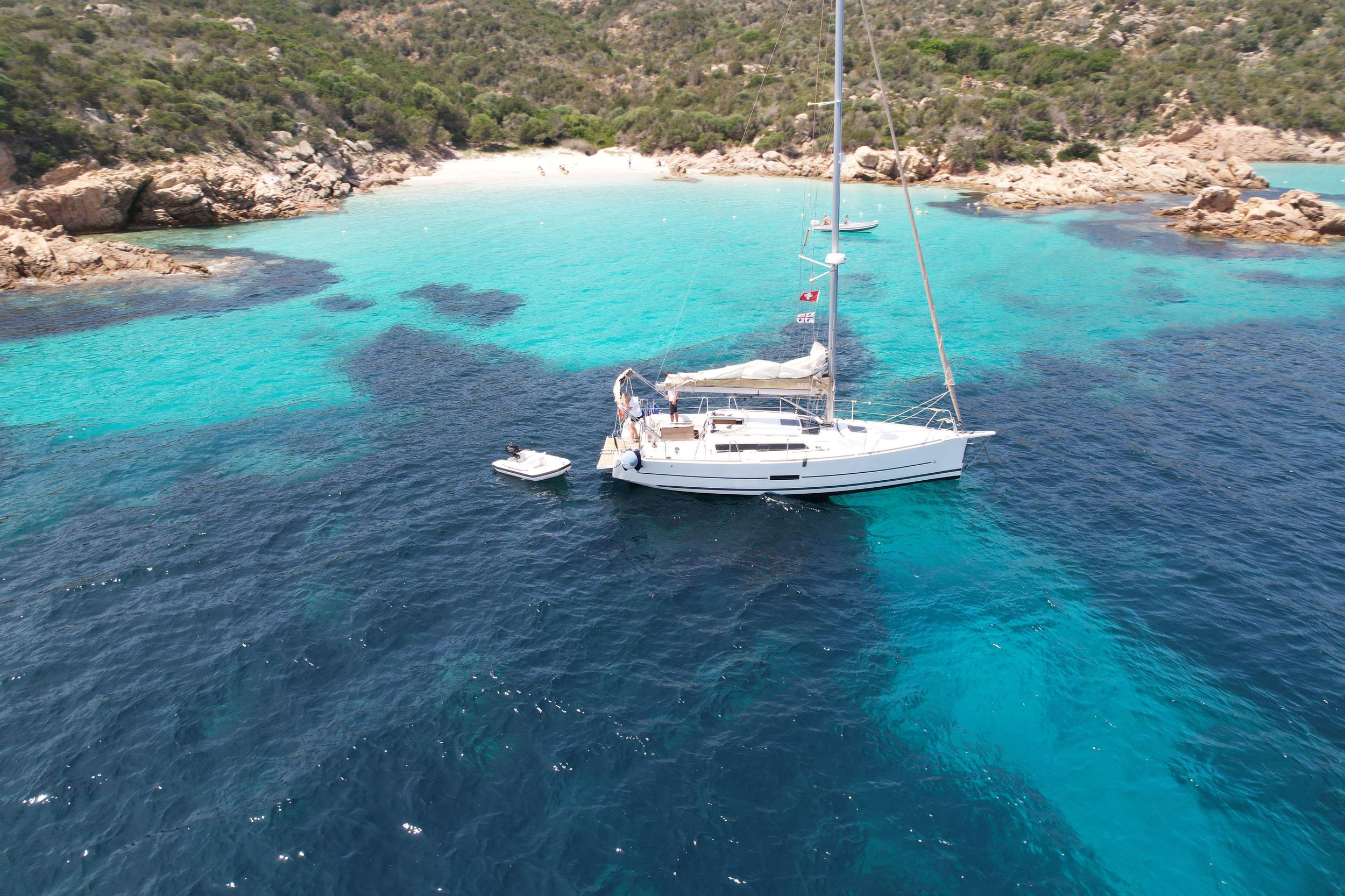 Poltu Quatu: Ganztägiger Segeltörn zum La-Maddalena-Archipel