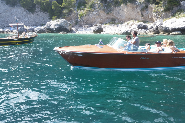 Sorrento: Amalfi Coast Yacht Cruise with Drinks and Snacks