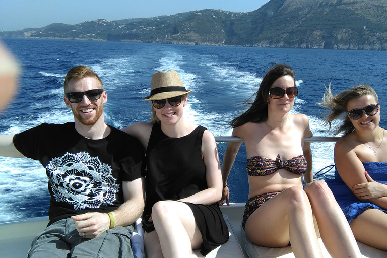 Sorrento: Amalfi Coast Yacht Cruise with Drinks and Snacks