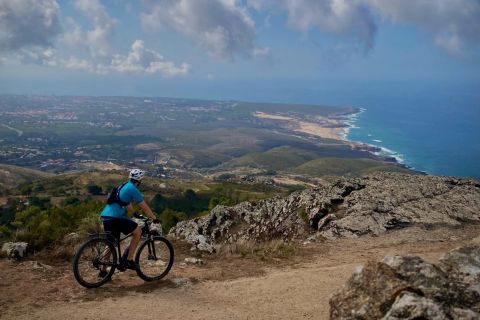 Lisbona: viaggio in e-bike dalle montagne di Sintra al mare di Cascais