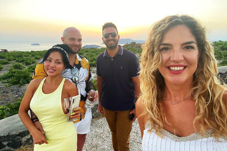 Santorini: rondleiding door 3 wijnhuizen met wijnproeverij en etenZonsondergangtour