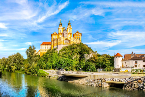 Viena: tour privado del palacio de Schönbrunn y la abadía de MelkVisitas guiadas al palacio de Schönbrunn y la abadía de Melk