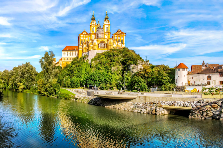 Viena: tour privado del palacio de Schönbrunn y la abadía de MelkVisitas guiadas al palacio de Schönbrunn y la abadía de Melk