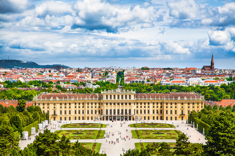 Wenen: privétour Paleis Schönbrunn en Abdij van MelkWenen: volledig begeleide ervaring