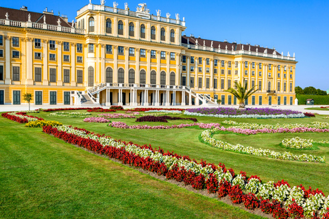 Wiedeń: Pałac Schönbrunn i prywatna wycieczka po opactwie MelkWiedeń: Doświadczenie z pełnym przewodnikiem