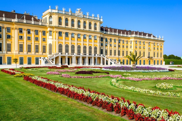 Wiedeń: Pałac Schönbrunn i prywatna wycieczka po opactwie MelkZwiedzanie z przewodnikiem Pałacu Schönbrunn i opactwa Melk