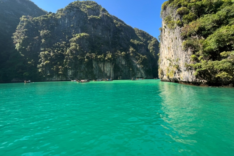 Phi-Phi- & Bambus-Inseln: Premium-Tagestour mit MittagessenAb Phuket: Premium-Tagestour zu den Phi-Phi-Inseln mit Lunch