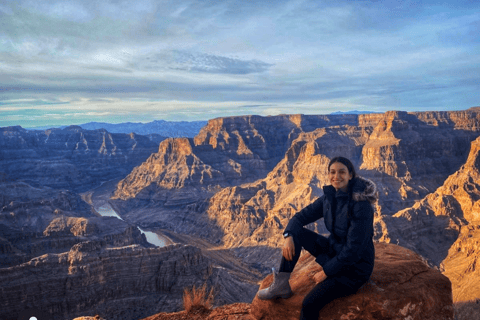 Las Vegas: Grand Canyon, Hoover Dam & 7 Magic Mountains Tour