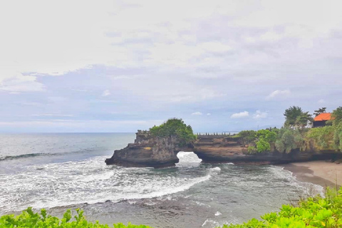 Tanah Lot : visite guidée du temple au coucher de soleilVisite en petit groupe avec frais d'entrée