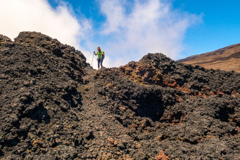 Réunion: Piton de la Fournaise Volcano Hike Group Tour in French | Réunion: Weekly Off Trail Volcano