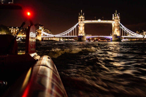 Londres : expérience en hors-bord au coucher du soleil sur la Tamise avec boisson