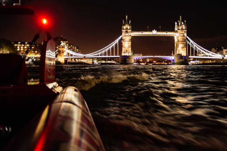 Londres : expérience en hors-bord au coucher du soleil sur la Tamise avec boisson