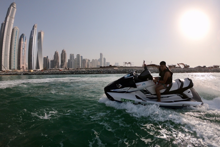 Dubaï : location de jet ski pour 1 heure à Mina SeyahiDubai : location de jet ski pour 1 heure à Mina Seyahi