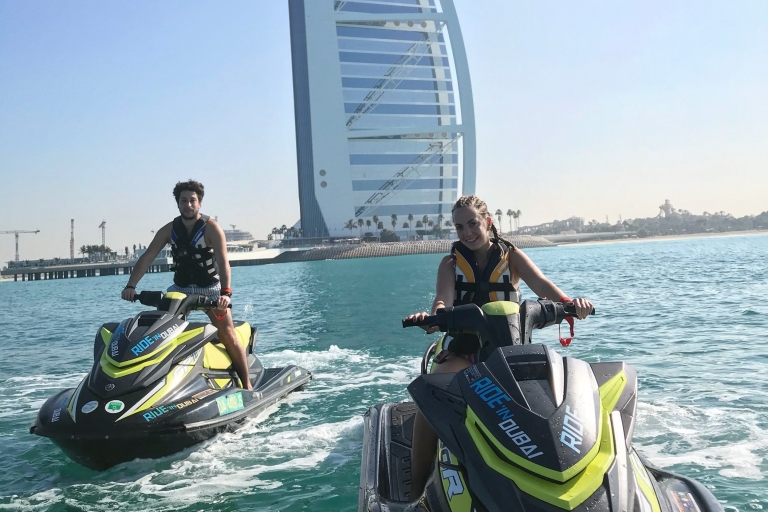Dubai: 1 Stunde Jetski-Miete am Mina Seyahi-Strand