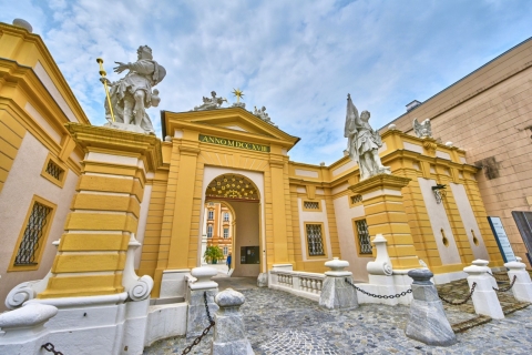 Viena: viaje a la abadía de Melk y Salzburgo con traslado privadoTraslados privados con visita guiada en Melk Abbey y Salzburgo