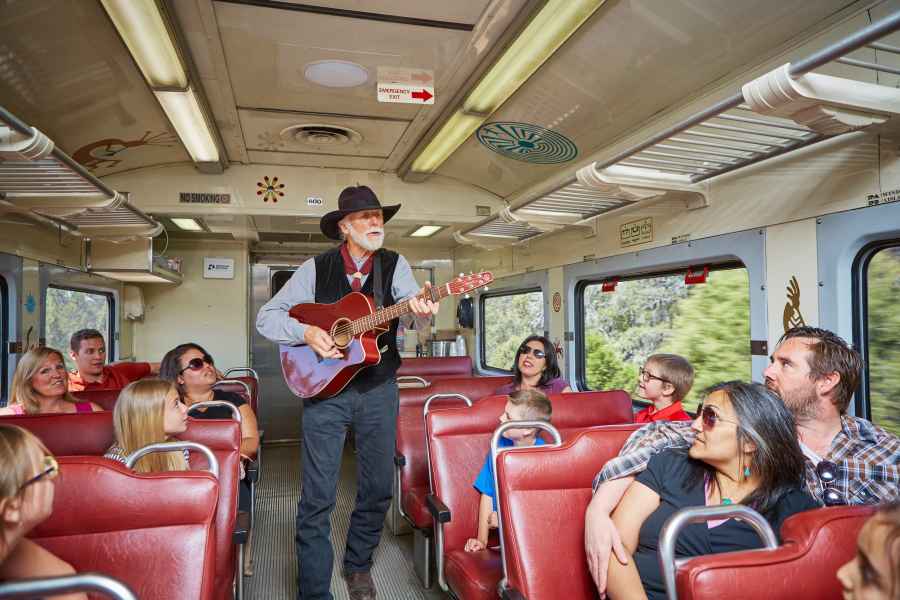 Williams: Grand Canyon Railway Tickets mit geführter Bustour. Foto: GetYourGuide