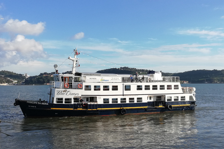 Lisbon: Tagus River Cruise with Traditional Muscatel Wine