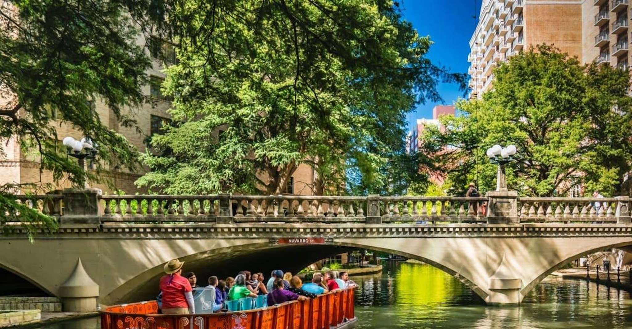San Antonio, Small Group Tour mit Alamo, Tower & River Cruise - Hizvo