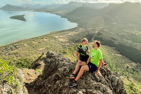 Mauritius: Le Morne Mountain Guided Sunrise Hike and Climb Mauritius: Le Morne Brabant Guided Sunrise Hike and Climb