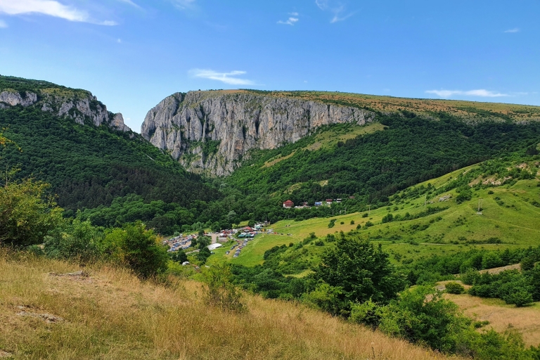 Bucarest: excursion privée de 2 jours dans les grottes et les monastères roumains