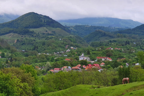 Bucharest: Romanian Caves & Monasteries Private 2-Day Trip