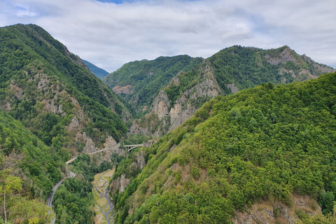 Desde Bucarest: tour privado de 2 días por la autopista Transfagarasan