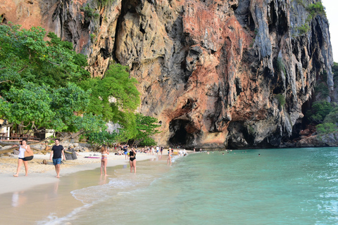 Krabi: rundtur på 4 öar med longtailbåtMötesplats vid Railay Beach