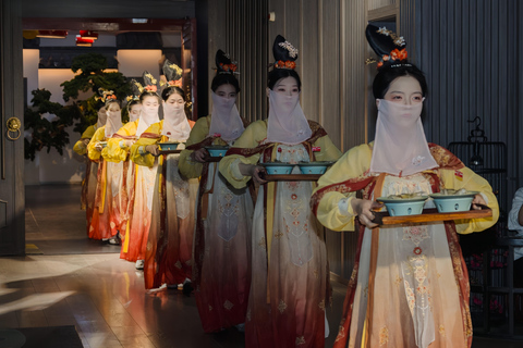 Suzhou: Jiangnan Garden Dining Experience with Pingtan Show Regular Seat + Makeup （plz to book 2 days in advance）