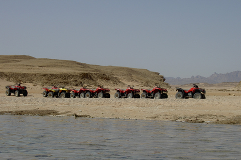 De Hurghada: excursão de quadriciclo na Baía de Makadi