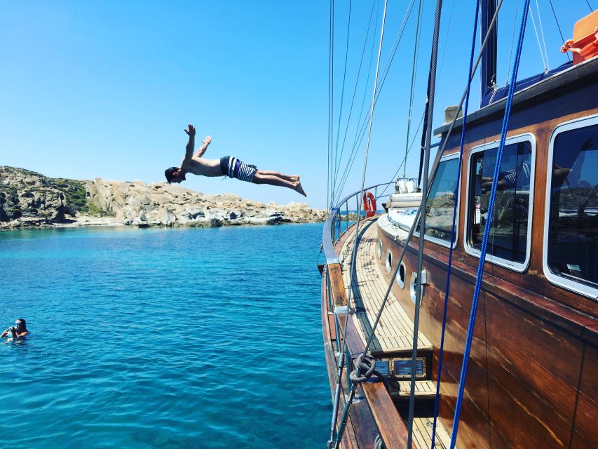  From Mykonos: Delos & Rhenia Islands Boat Trip with BBQ 
