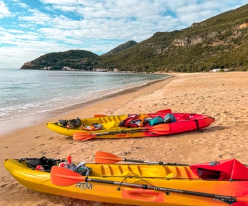 Lisbon: Arrábida Kayak and Coasteering Adventure Tour