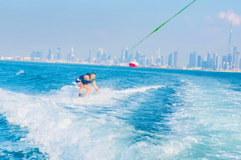 Dubaj: prywatna łódź motorowa i wakeboardSesja 30-minutowa