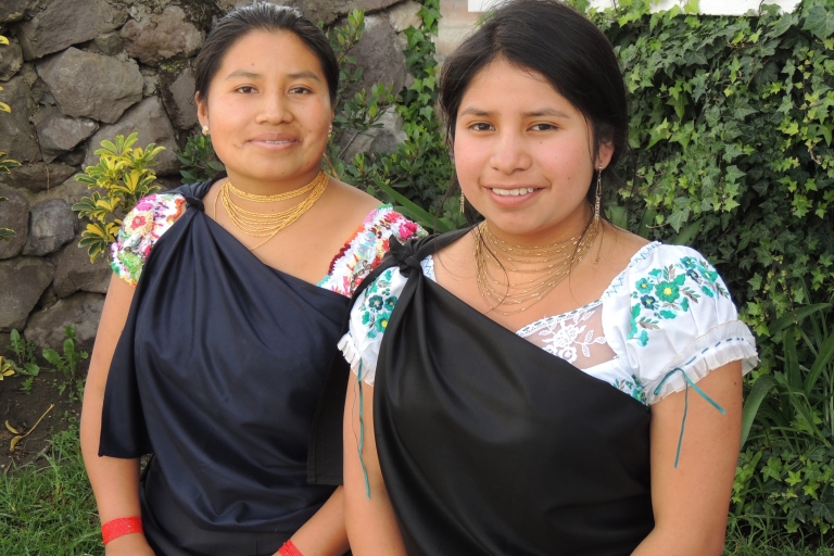 Desde Quito: recorrido compartido por el mercado indígena de Otavalo y la granja de rosas