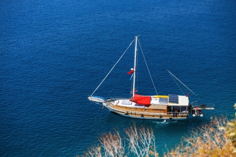 Kas : Journée complète d'excursion privée en bateau dans les îles de Kas avec déjeuner